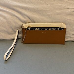 Aldo wristlet